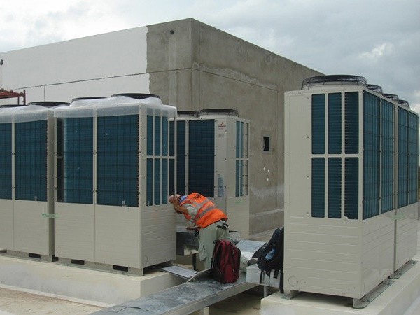 Tổng quan về máy lạnh công nghiệp tại Bình Phước: Nhu cầu và ứng dụng